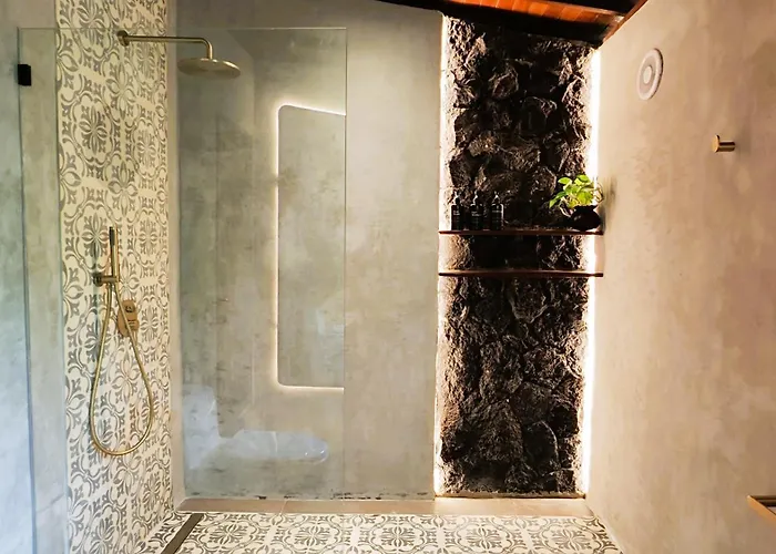 The Mahaloka Guest house 4*