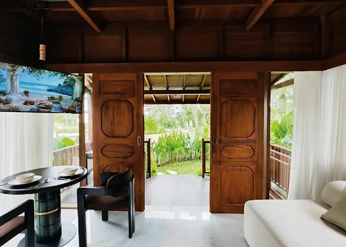 The Mahaloka 4*